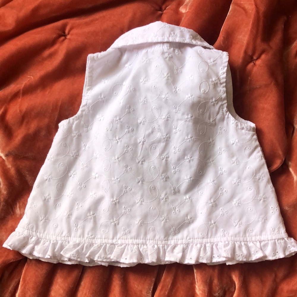 Embroidered Button-Up Tank - Picture 2 of 5